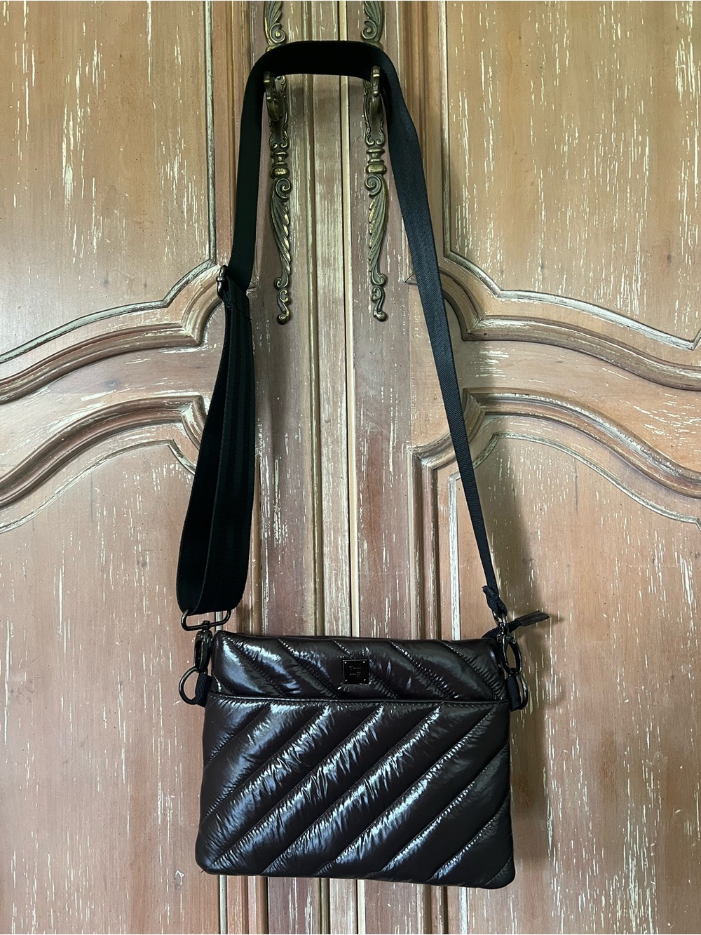 Think Royln Brown Quilted Crossbody Bag Nylon Puffer Adjustable Strap - Picture 4 of 9